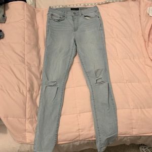 Light Washed Jean
